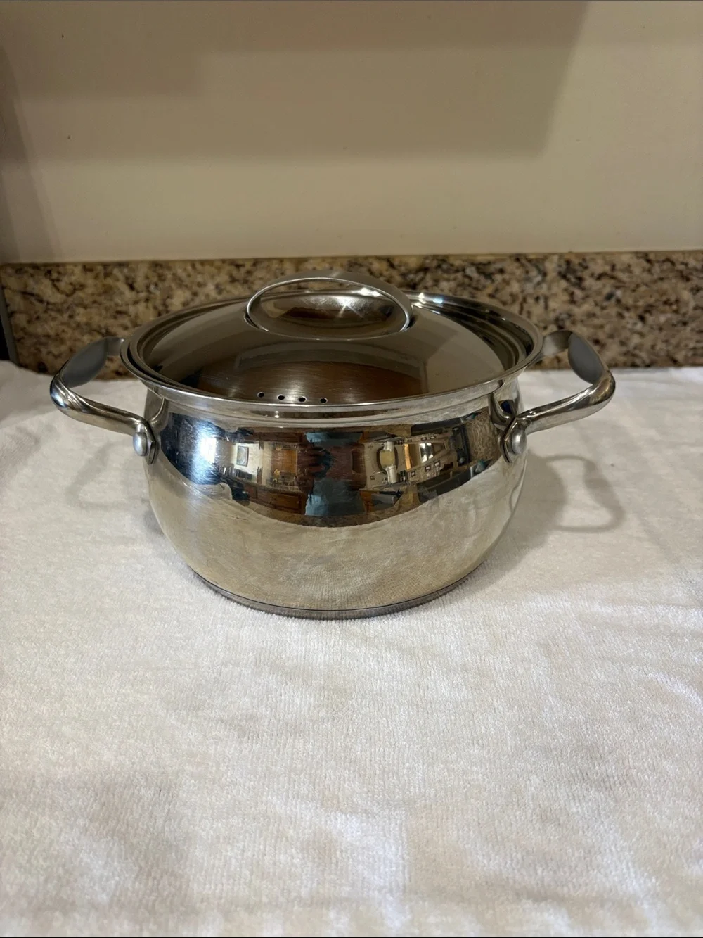 BELGIQUE Stainless Steel 3 QT Soup Pot With Lid.  #20909